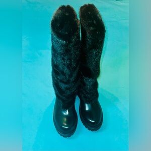 Elegant Black Fur Boots
